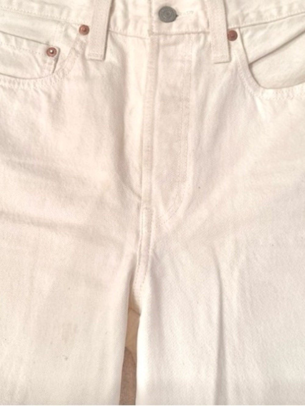 Real Levi’s Ribcage Super High Rise 70s Rear Chevron V Stitching-Button Fly - Picture 7 of 16
